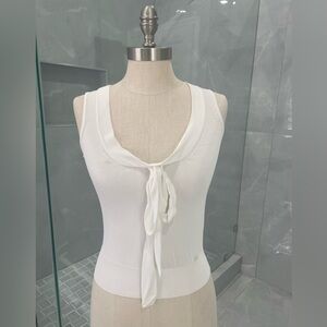 CHANEL WHITE SLEEVELESS KNIT TOP